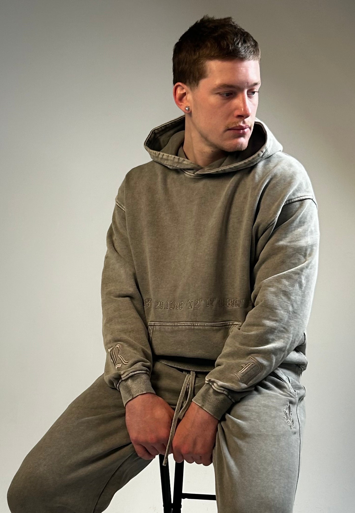 VÊLEWAY HOODIE