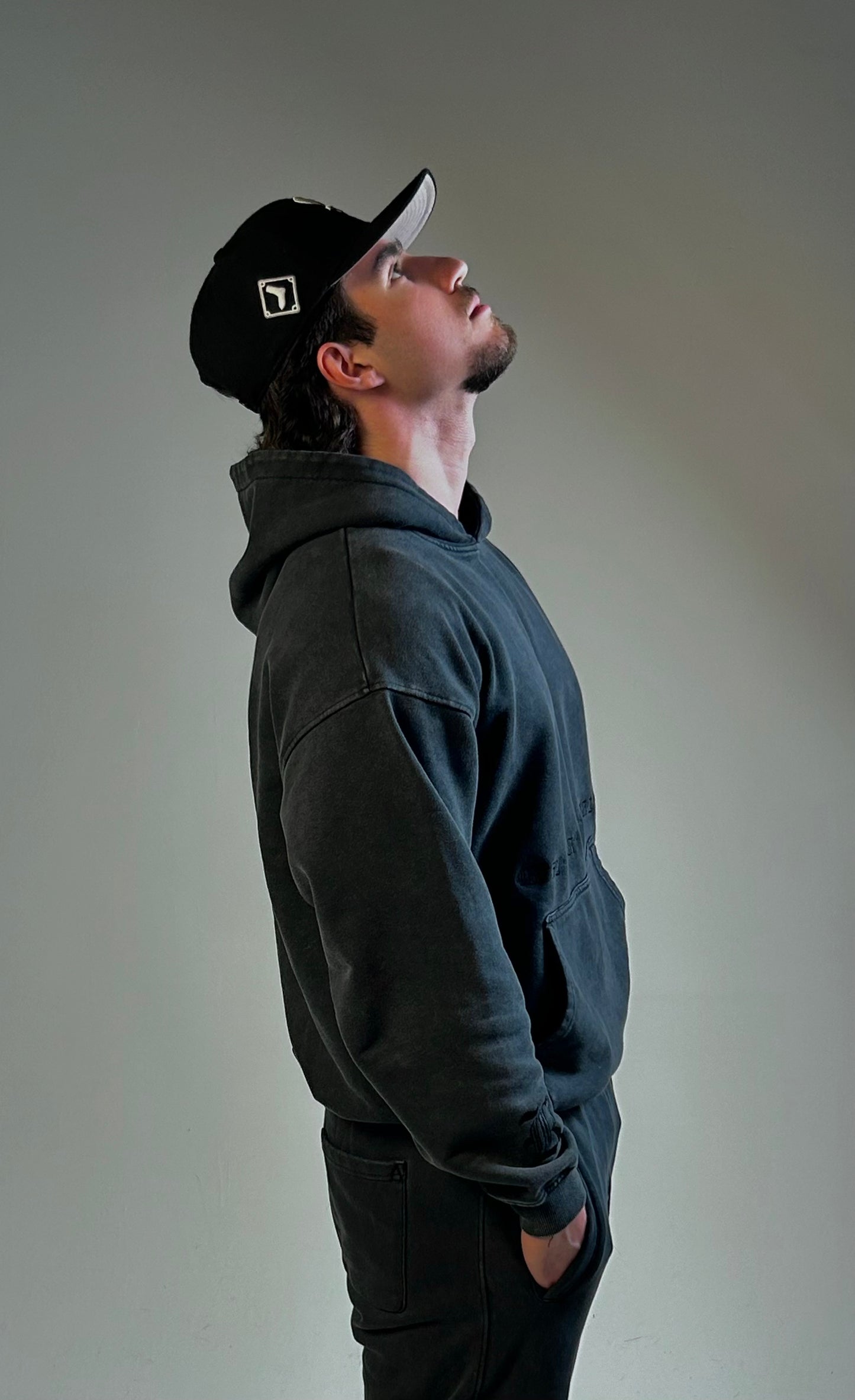 VÊLEWAY HOODIE
