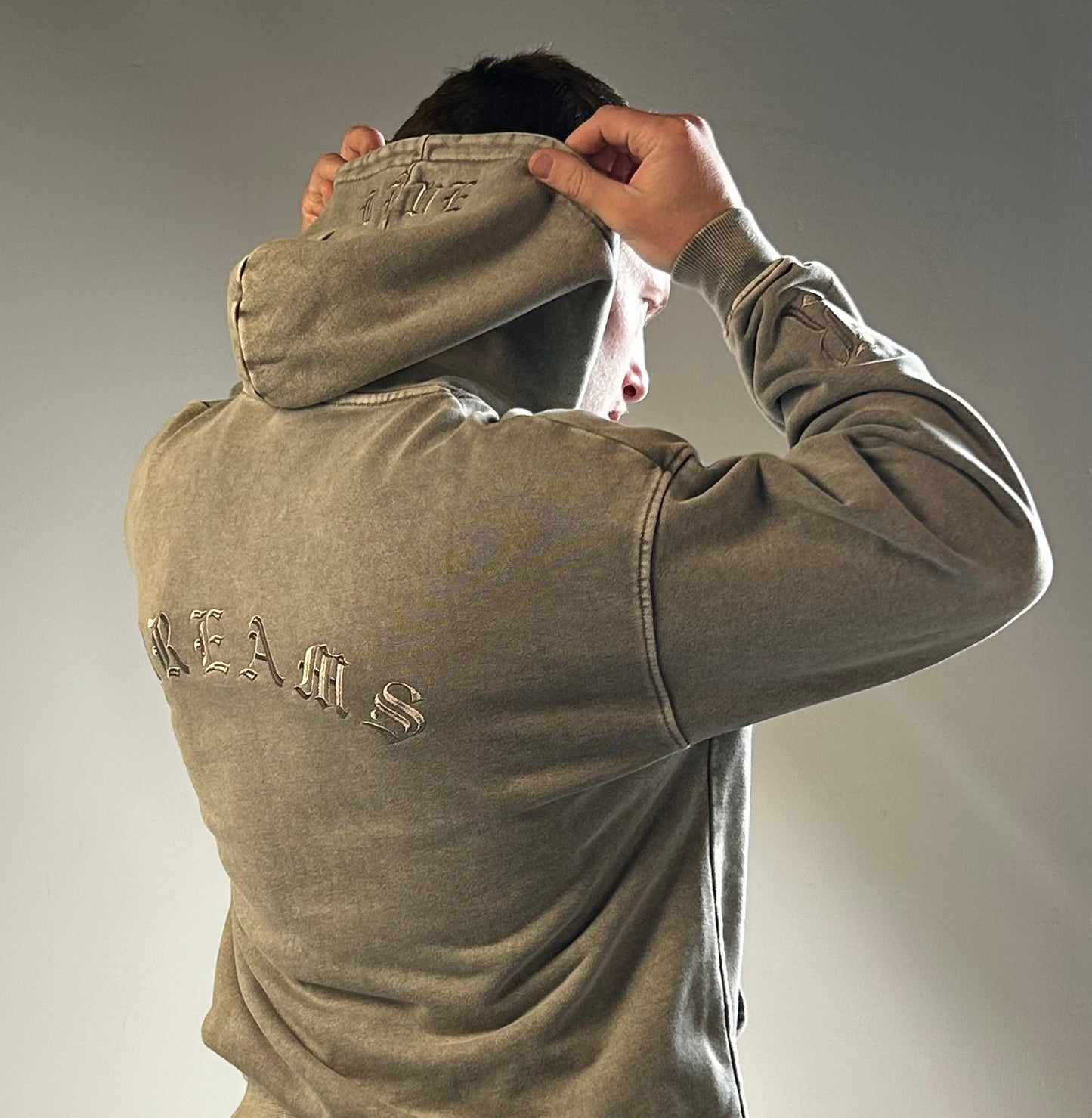 VÊLEWAY HOODIE
